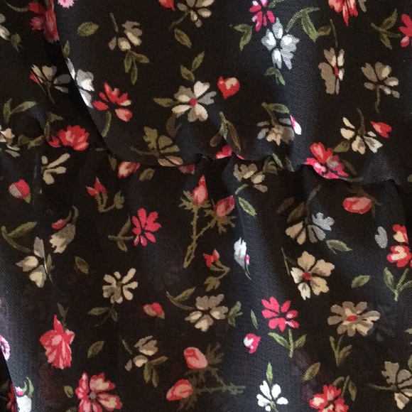 Sheer floral highlow cami XSmall Smart Set - Picture 6 of 6